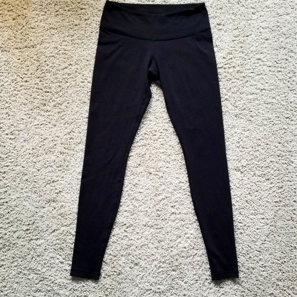Lululemon Black Wunder Under 31" Leggings (size 6)